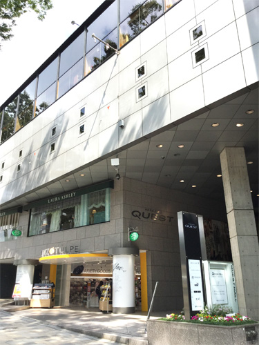 会場
