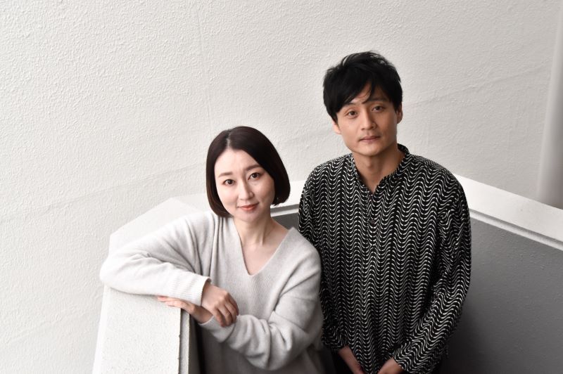 二次　黒髪　羞恥  ひとりの人間の人生を描く、戯曲に向き合う創作──│舞台『ブレイキング・ザ・コード』亀田佳明×稲葉賀恵インタビュー | ローチケ演劇宣言！