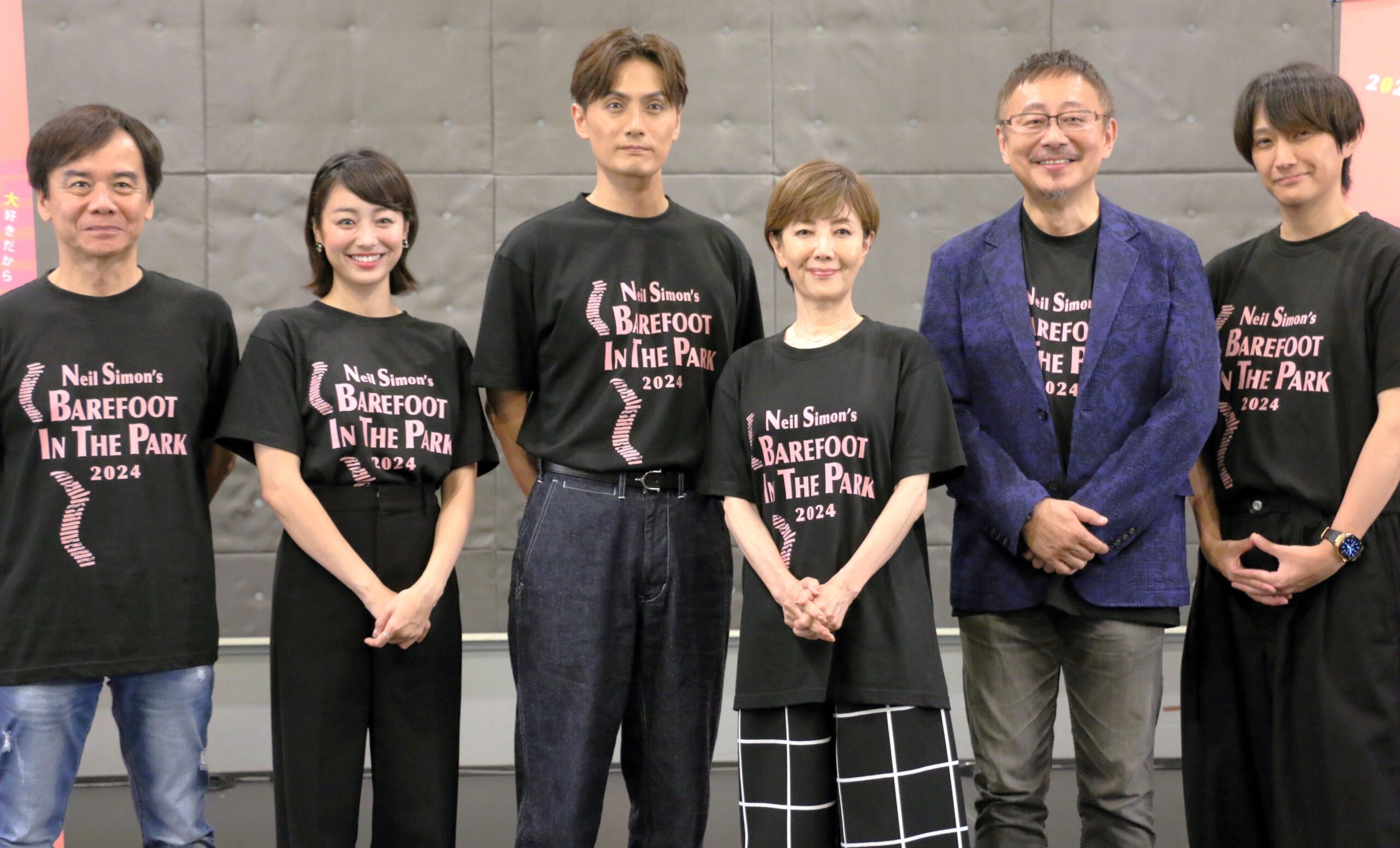 今なお色褪せないラブコメディの名作！ 舞台『裸足で散歩